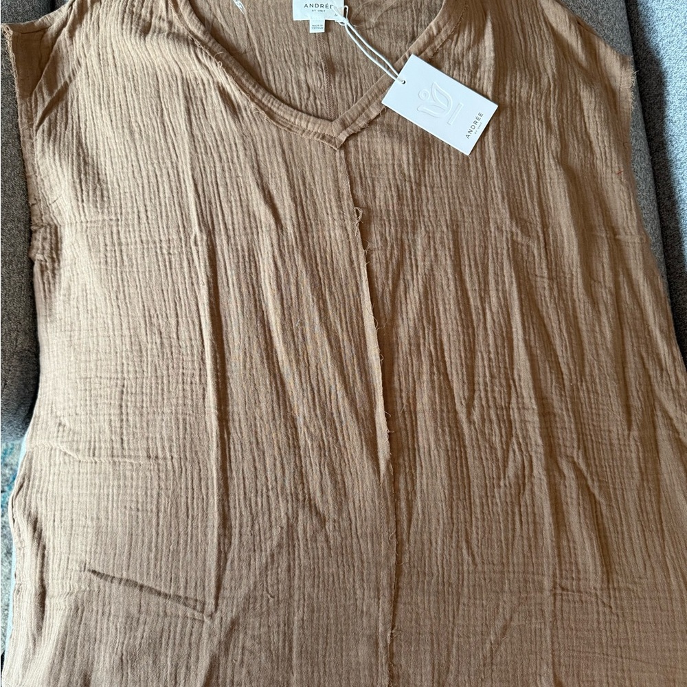 Andree by Unit Women's Tan Sleeveless Top